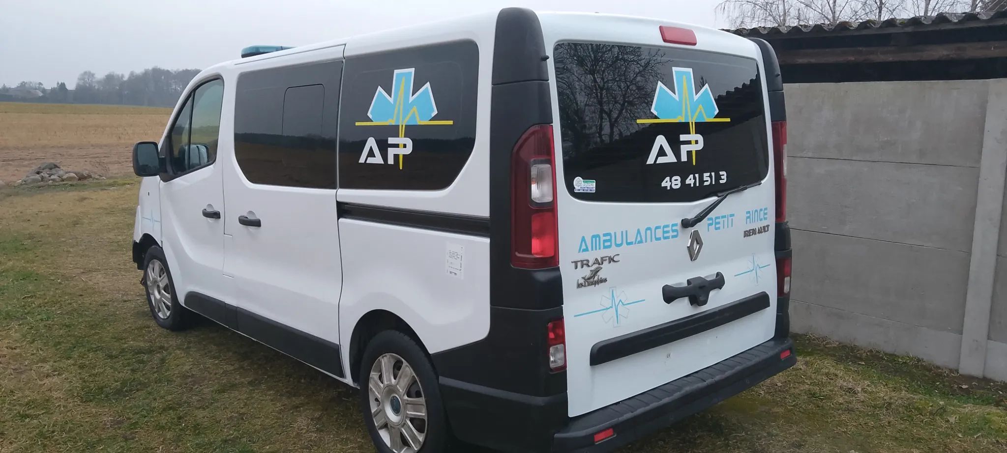 Renault Trafic 2019r Kamper ambulans 4 osobowy klima