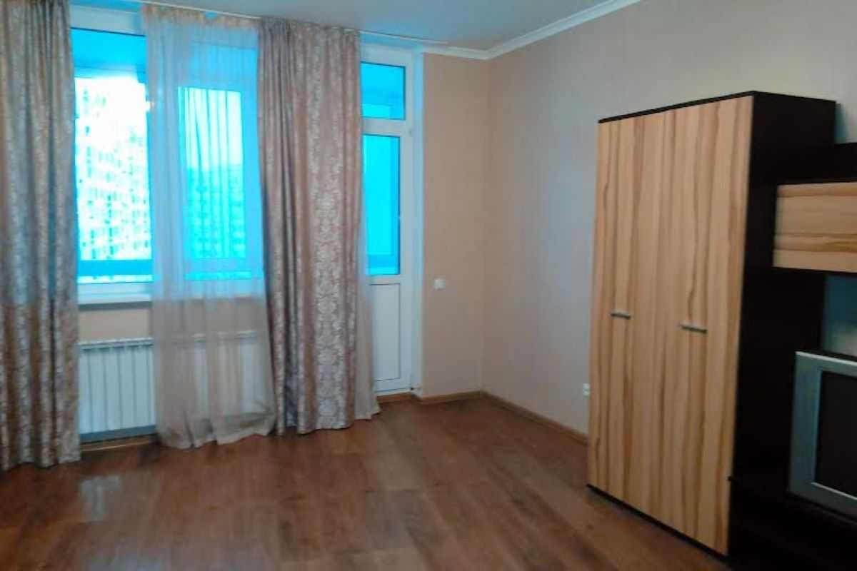 2 ком. кв. ул. Елизаветы Чавдар, 1. метро Осокорки 5 мин. пешком.