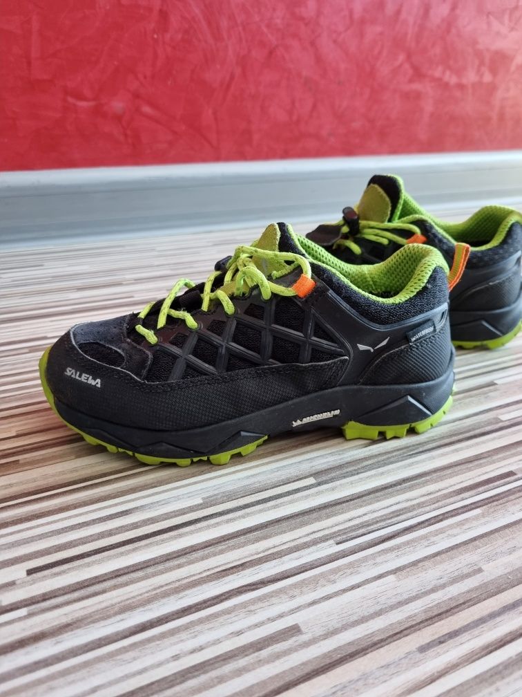 Buty Saleva 30 trekingi sportowe