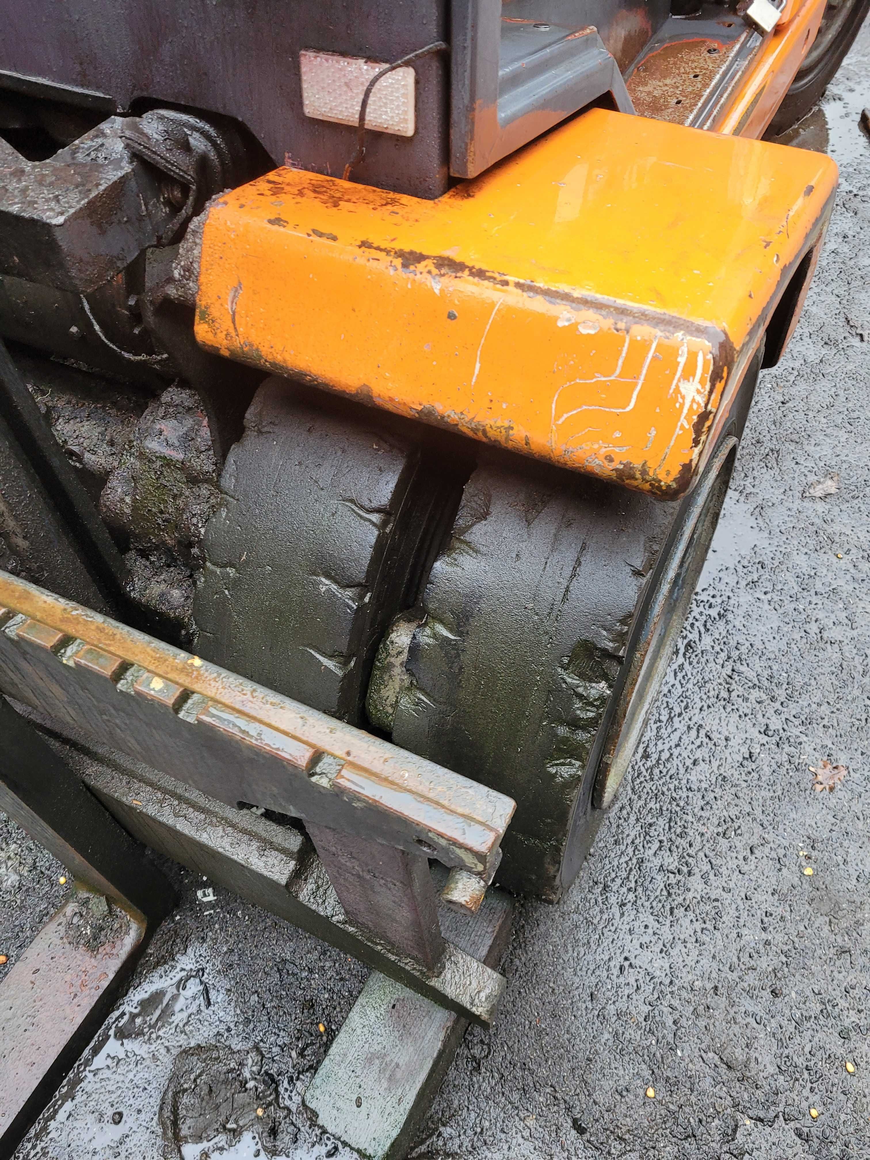 Wózek widłowy STILL R70-40 z silnikiem Deutz 1012 - części
