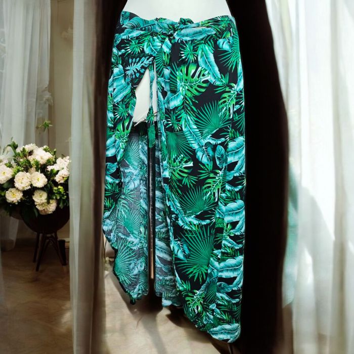 Spódnica damska plażowa House 100% wiskoza tropikalny wzór asymetryczn