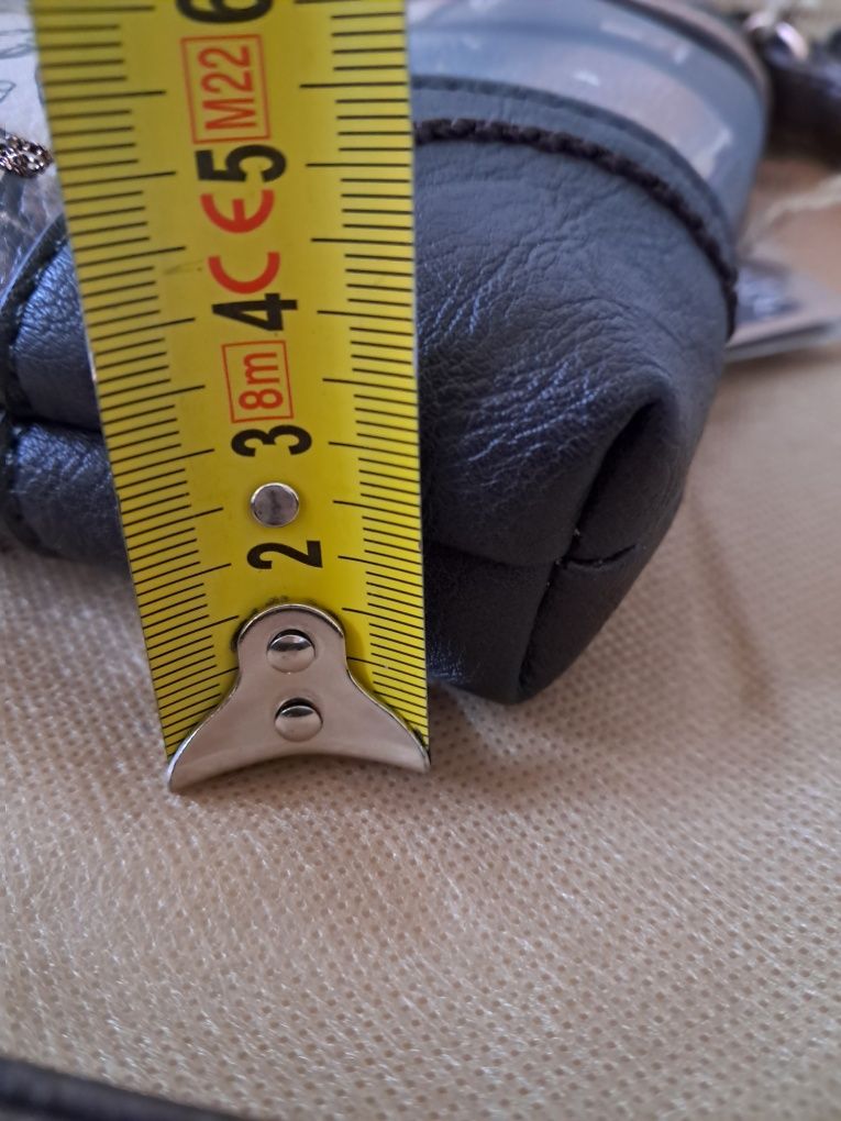 Torebka listonoszka Anekke nowa