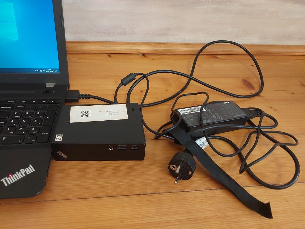 Laptop LENOVO E550 i7-5500/16gb RAM,Win 10/ssd 250gb +Stacja dokująca