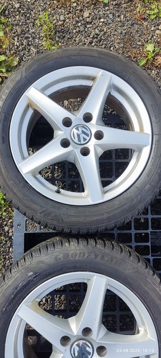Felgi alu oryg VW 5x112 z oponami zima GoodYear 205/55 R16, 4szt