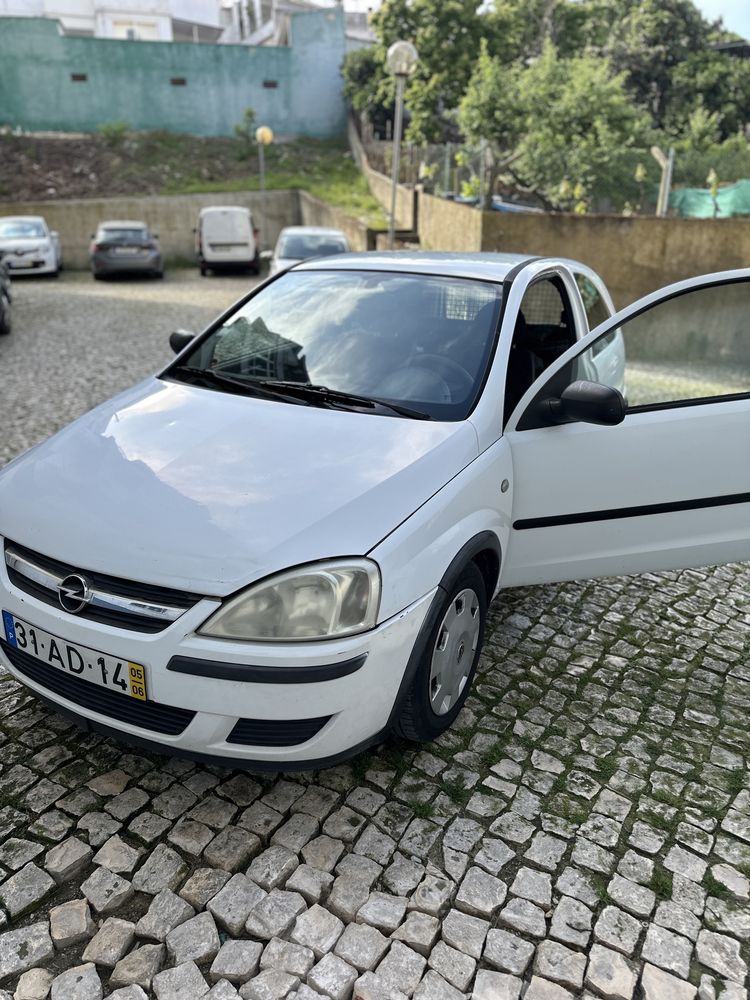 Opel Corsa (branco) 1.3 tdi