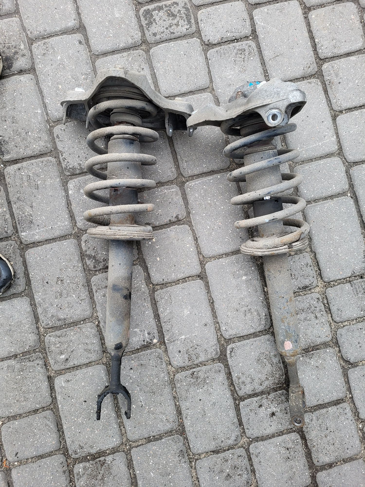 Amortyzatory przednie i sprężyny komplet audi a6 c5 2.5tdi lift