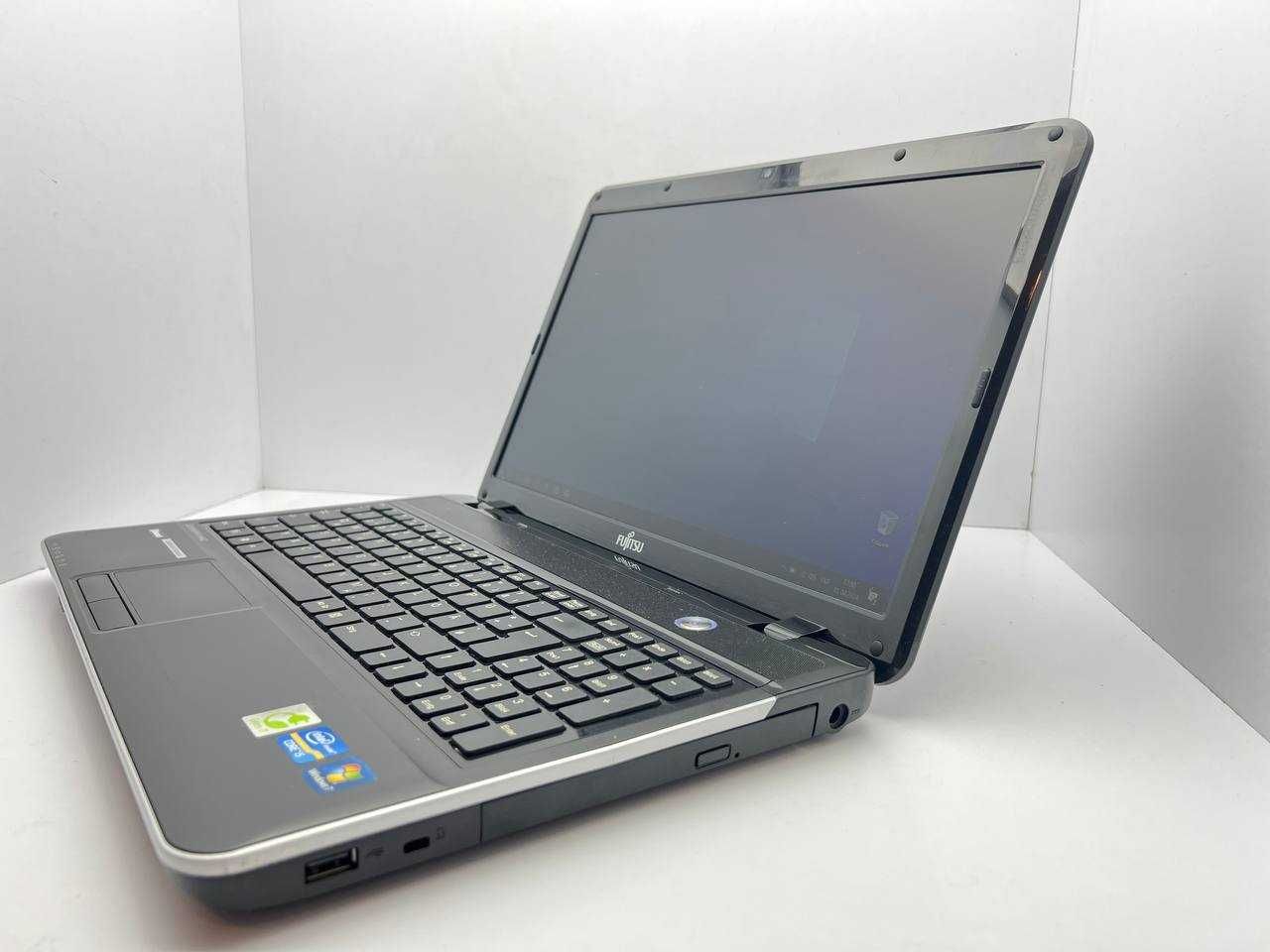 Ноутбук Fujitsu LifeBook AH531 i5-2410M DDR3-4gb SSD-120gb 15.6' HD