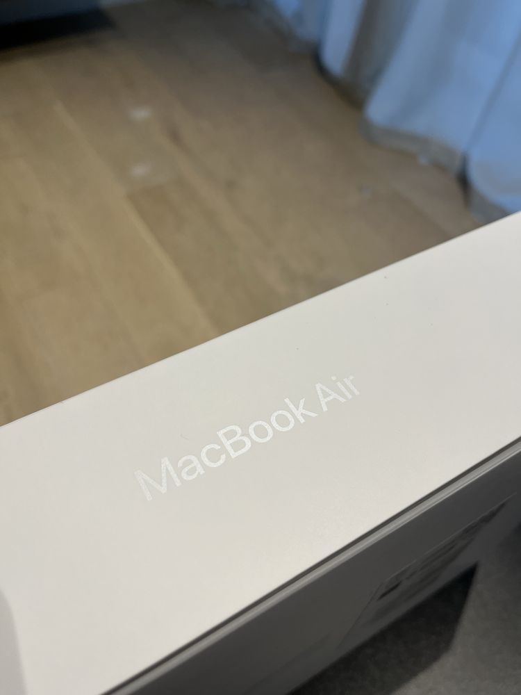 Pudełko Macbook Air 13 cali Silver 256 GB