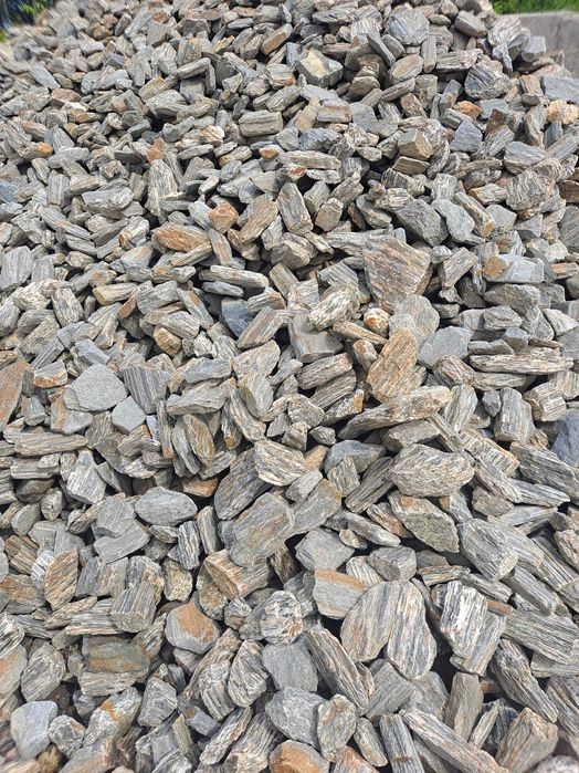 Grys gnejs kora kamienna kamień ozdobny ogrodowy, mała wywrotka