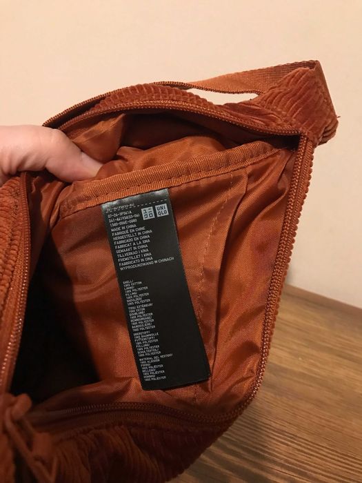 Жіноча вельветова сумка багет
Uniqlo нова