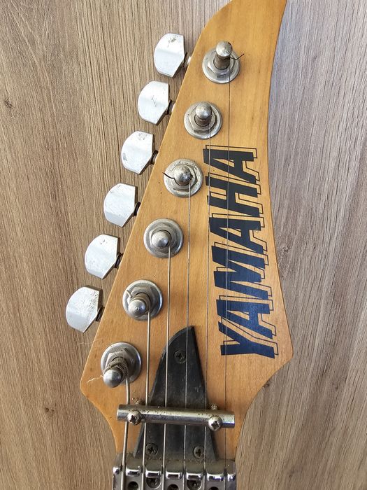 Yamaha RGX Pacyfica 421D