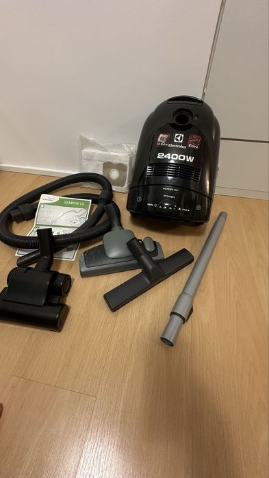 Odkurzacz Elekrolux + 6 końcówek