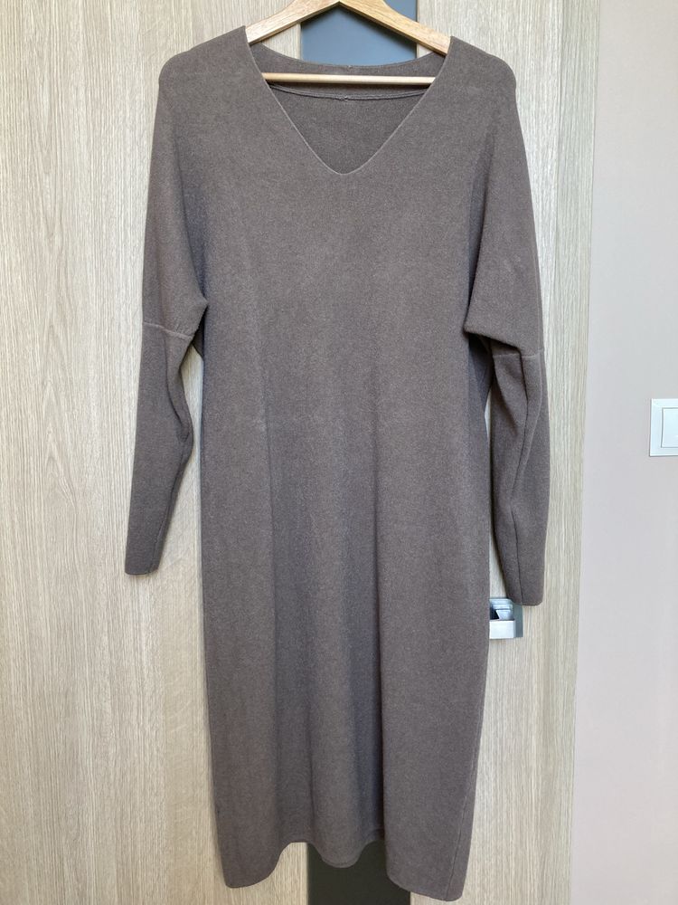 Sukienka tuba w kolorze taupe