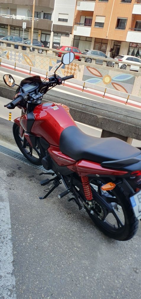 Moto honda cb125f