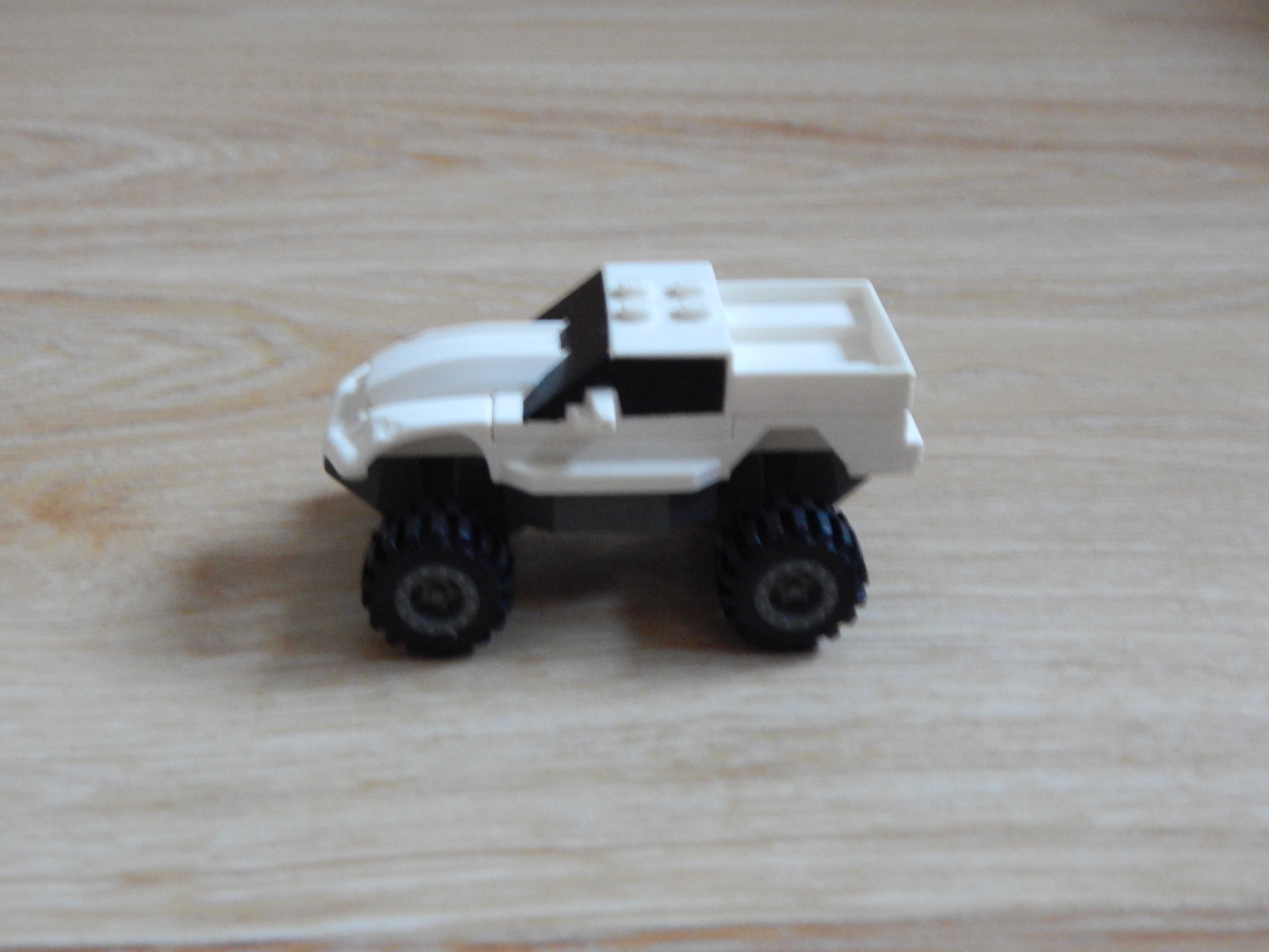 LEGO dwa samochody z klocków - cena za dwa