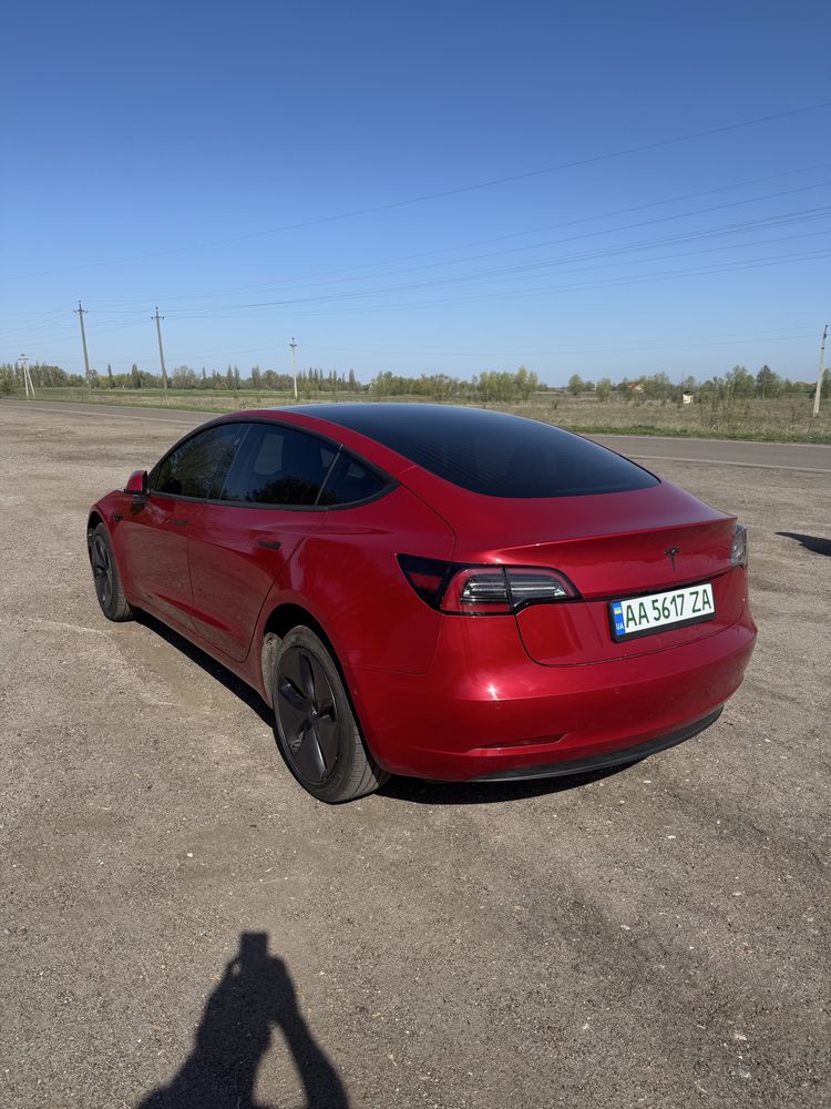 Продам тесла модел 3