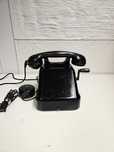 Stary pocztowy telefon na korbkę firmy SABA w stylu Vintage