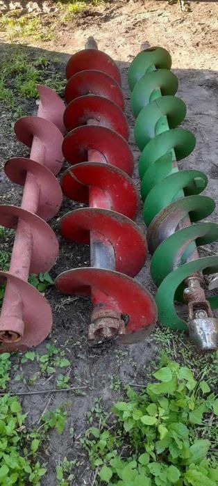 Продам шнек комбайна Джон Дір