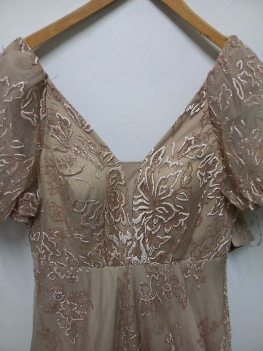 Сукня на пишну пані,зодотиста внчірня нарядна