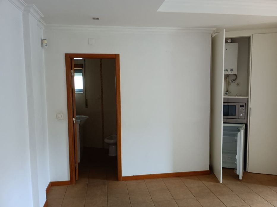 Escritório com garagem