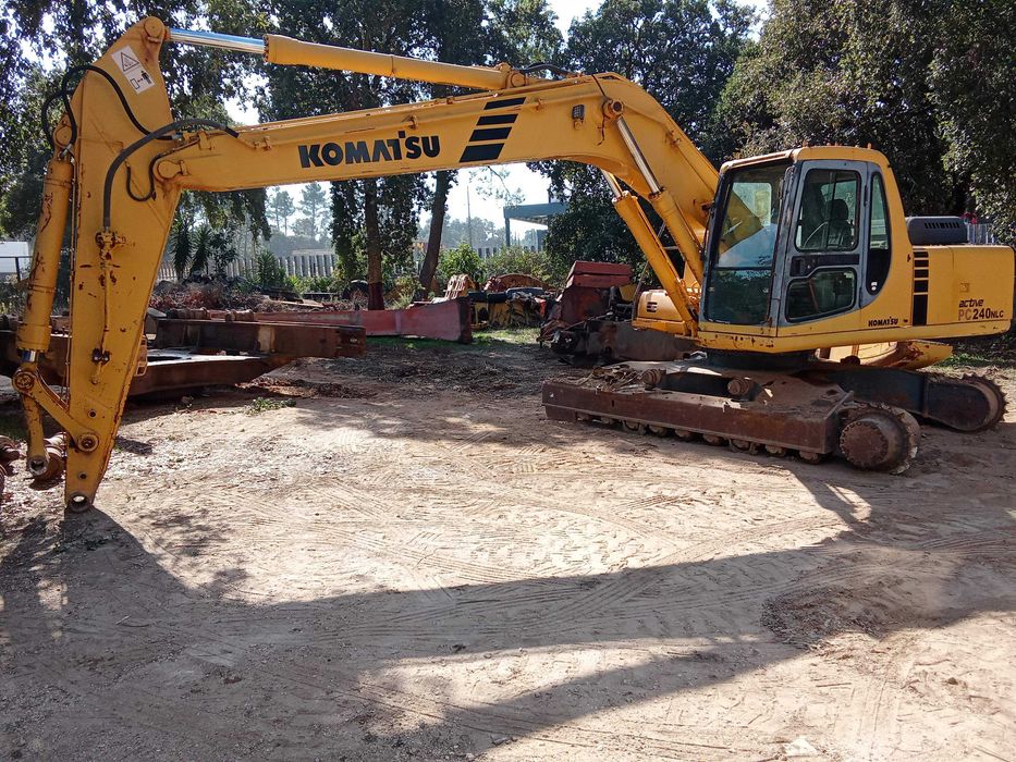 Peças Escavadora giratória Komatsu PC240-6