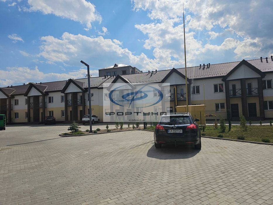 Квартира у новобудові із власним двориком та паркомісцем, РІВЕР ТАУН