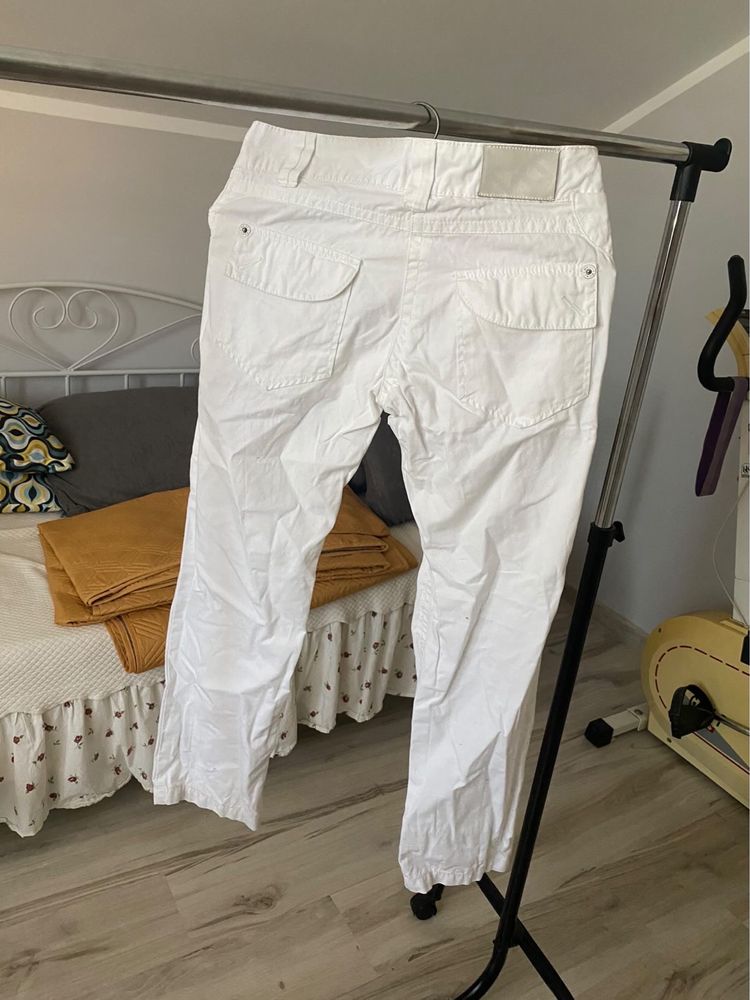 Białe spodnie damskie premium DKNY rozmiar M/L
