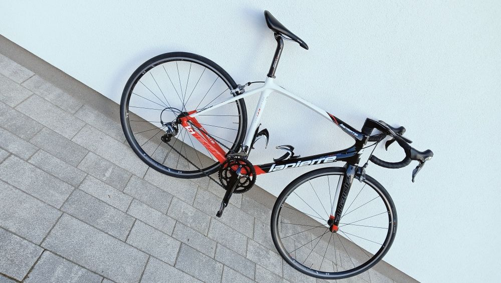 Rower szosowy carbon, kolarzówka Lapierre Xelius efi 100