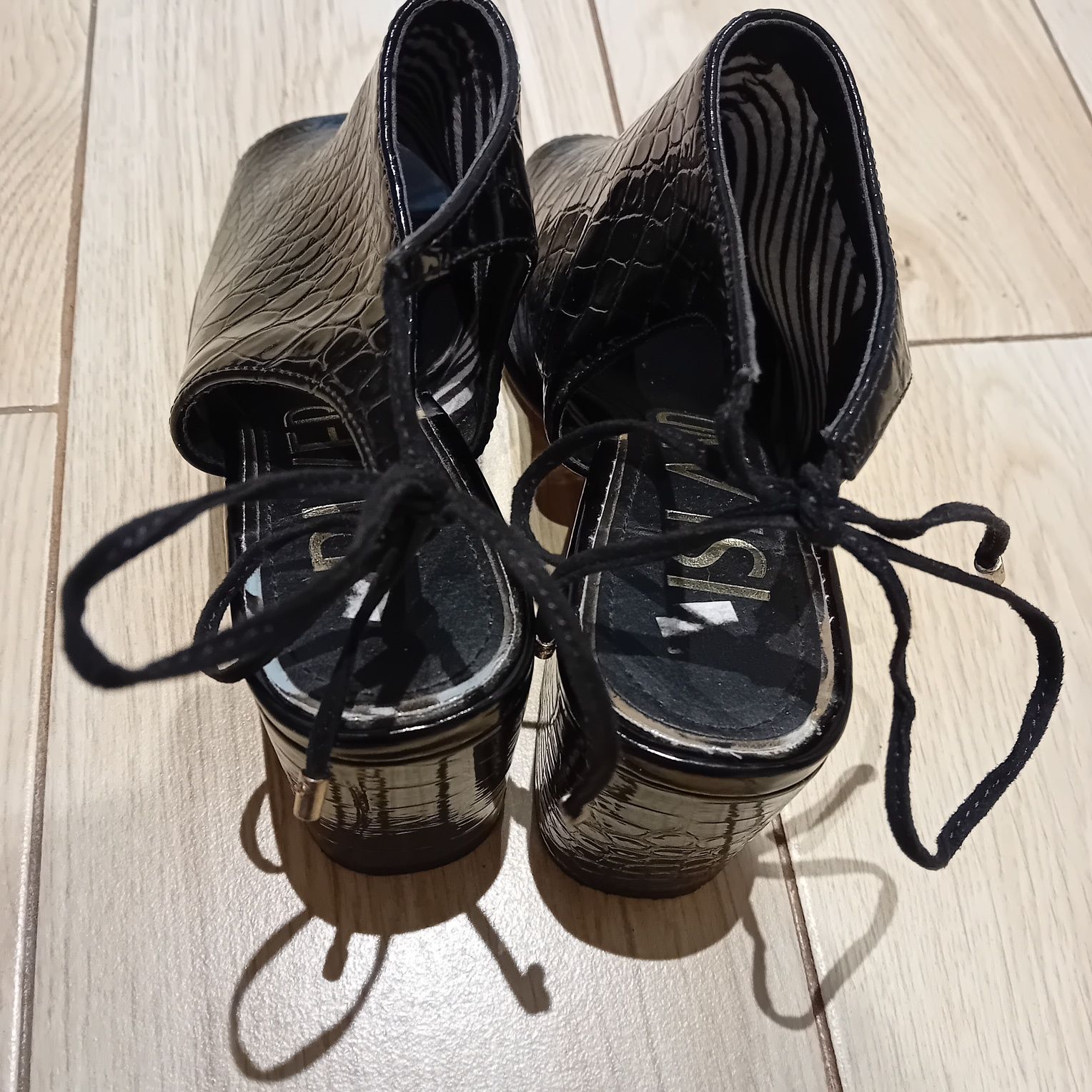 River Island piękne nowe buty 39 wygodny obcas na co dzień