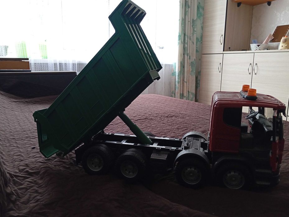 Продам іграшки bruder