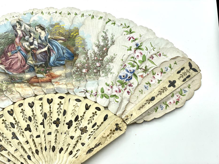 Leque antigo em material nobre