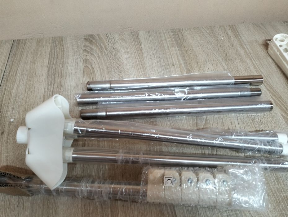 BAOYOUNI Składany Wieszak na ubrania Uniwersalna suszarka do ubrań