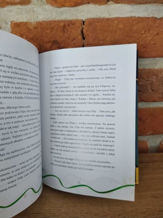 Pięć choinek, w tym jedna kradziona. Opowieść świąteczna.