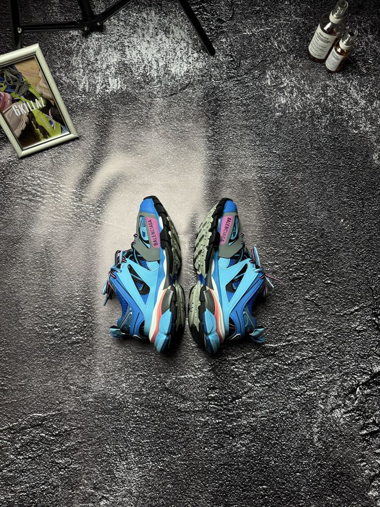 balenciaga track 1