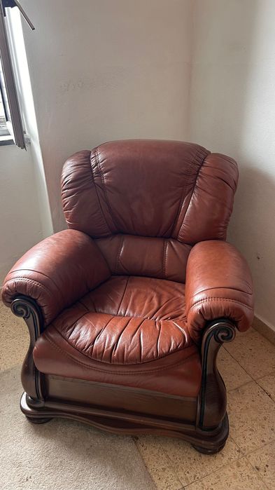 Conjunto de sofás em Pele