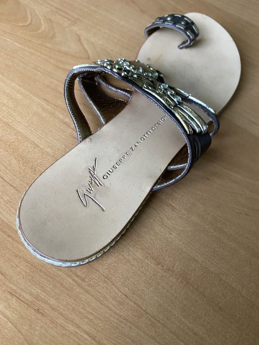 Klapki japonki Giuseppe Zanotti z ozdobami r. 36 na szczupłą stopę