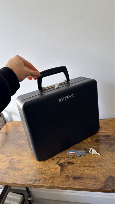 Maleta cofre dinheiro