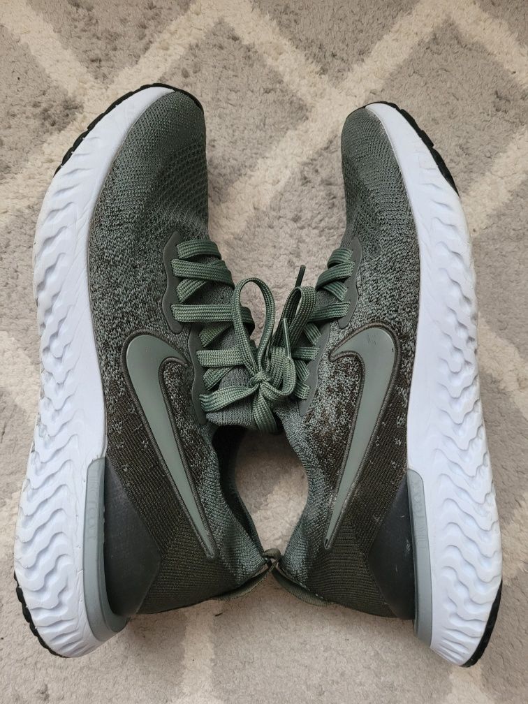 Buty sportowe Nike Epic React Flyknit 2 r. 40 /25 /7