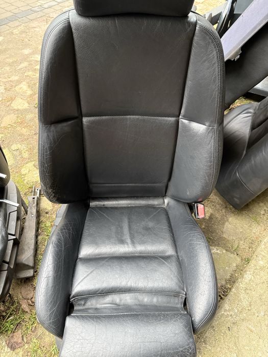 Fotele sporty podgrzewane bmw e36 sedan (czarna skora)