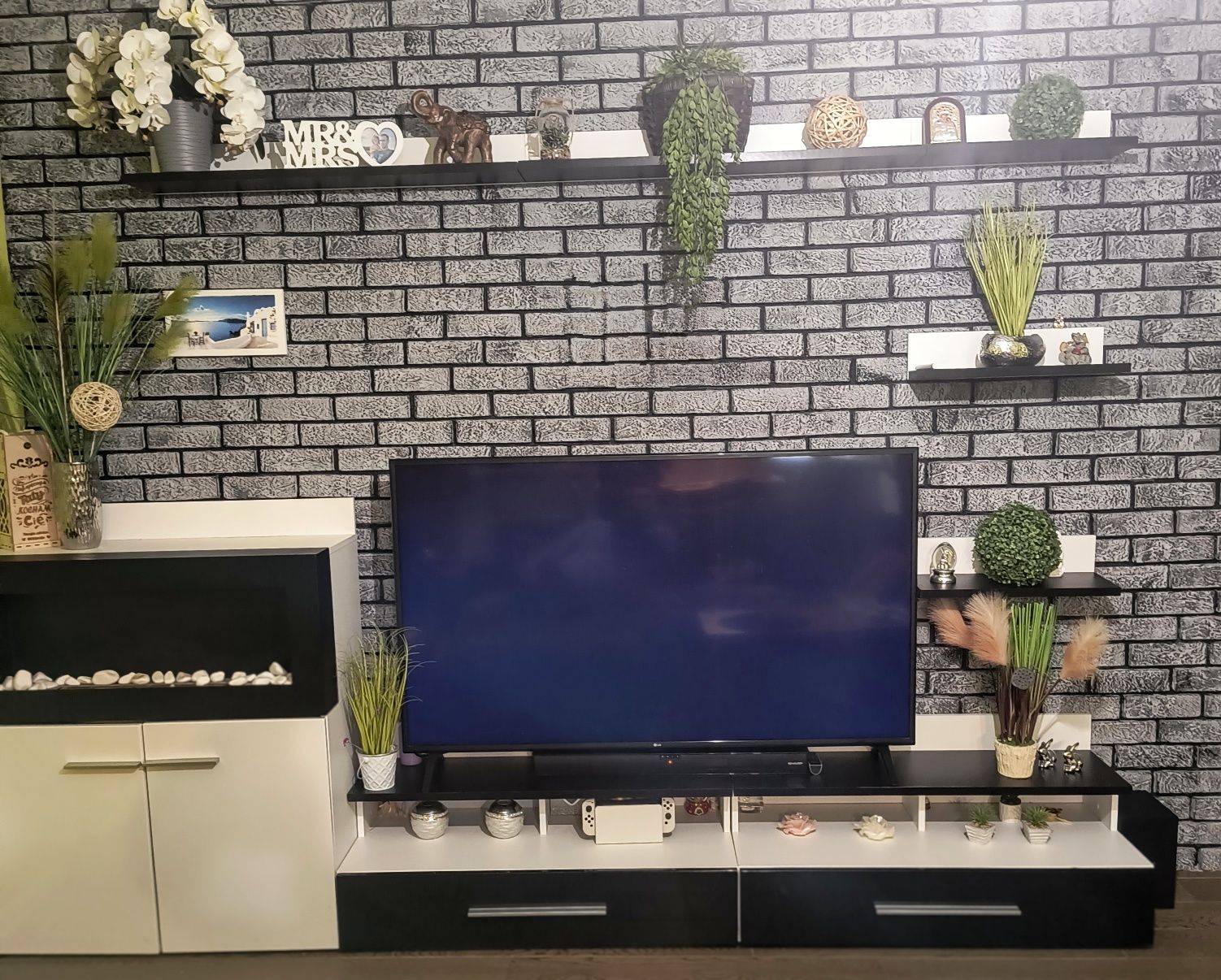 Meble do salonu z kominkiem