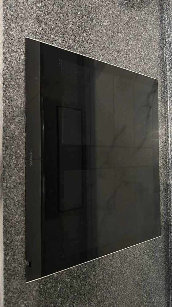 Варочная поверхность Siemens EX675LXC1E со сколом