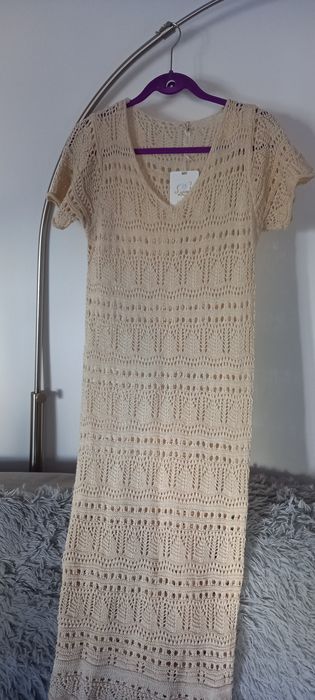 Sukienka ażurowa beżowa