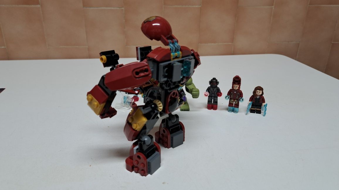 LEGO 76031 - The Hulk Buster Smash

The Hulk Buster Smash - Lego AVENG