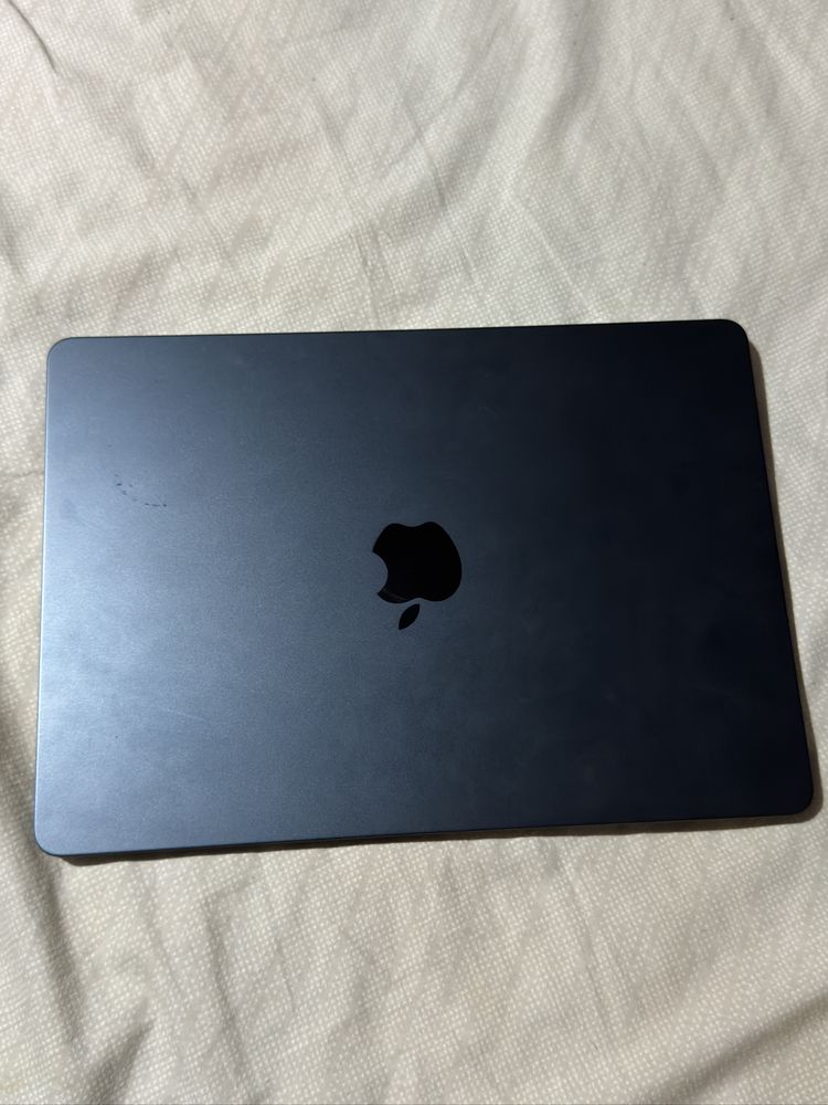 MacBook Air M3 16Gb RAM 256 SSD