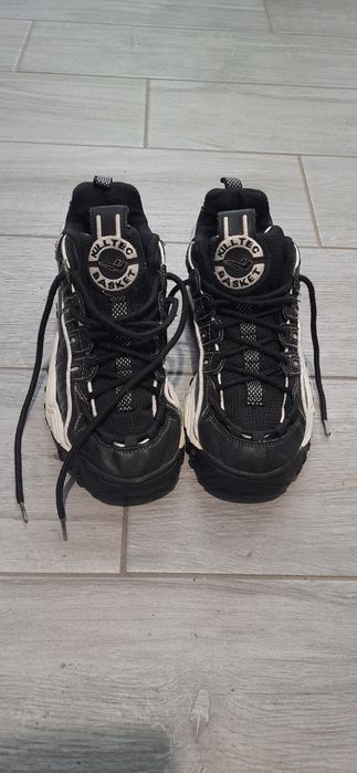 Кросівки 40 - 41 р