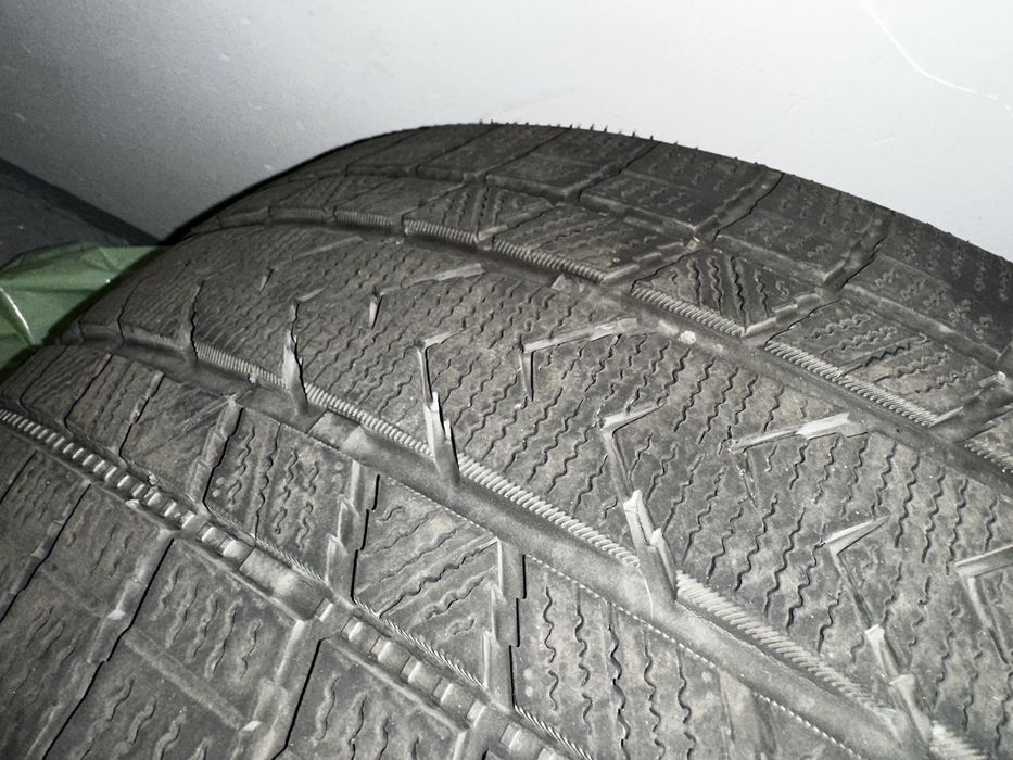 Opony Firemax 245\40 R19 wielosezonowe 4 sztuki