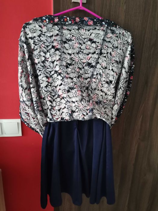 Kolorowa sukienka z podszewką