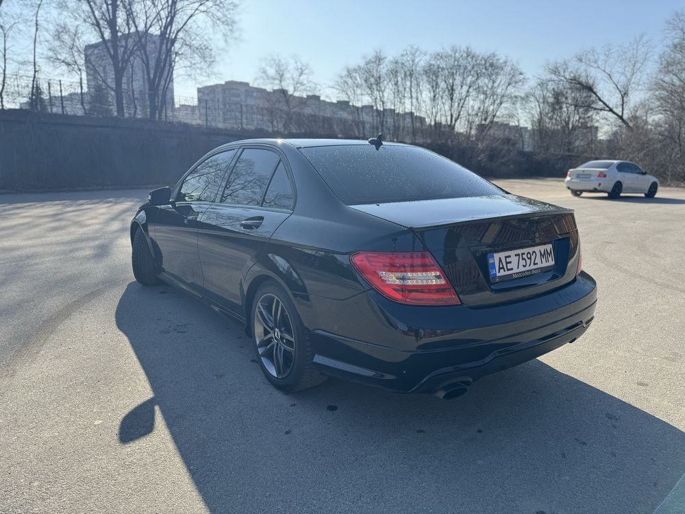 Продам Mercedes Benz C 2012