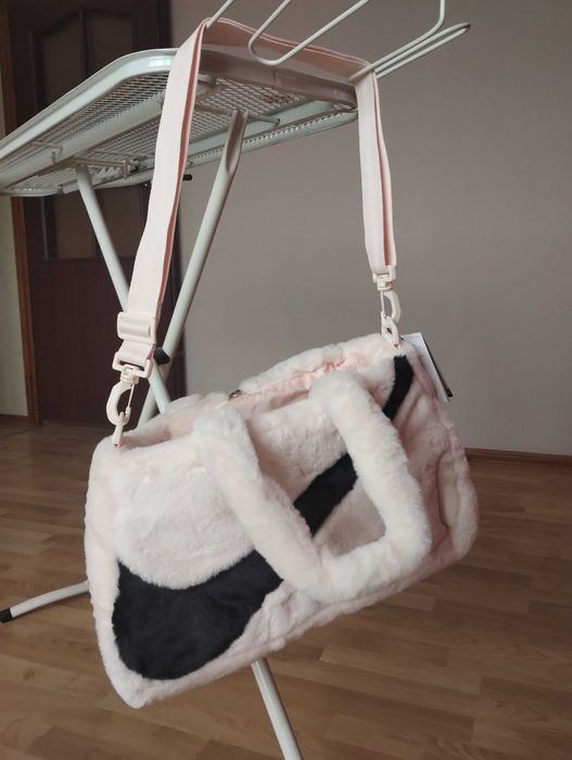 Torba zakupowa Nike pojemność 10 l różowa do ręki i na ramię