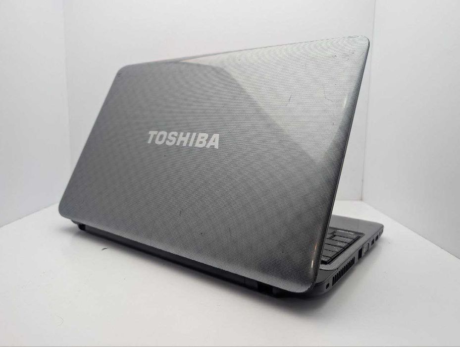 Toshiba L750 Intel i5-2430M Ram:6gb HDD:500gb nVIDIA 520M 1gb 15.6''